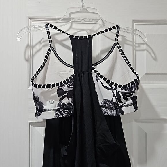 Lululemon Flowing Tank w/built in sport bra - Picture 4 of 5